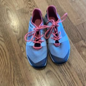 Boys size 8 adidas Terrex climacool tennis shoes